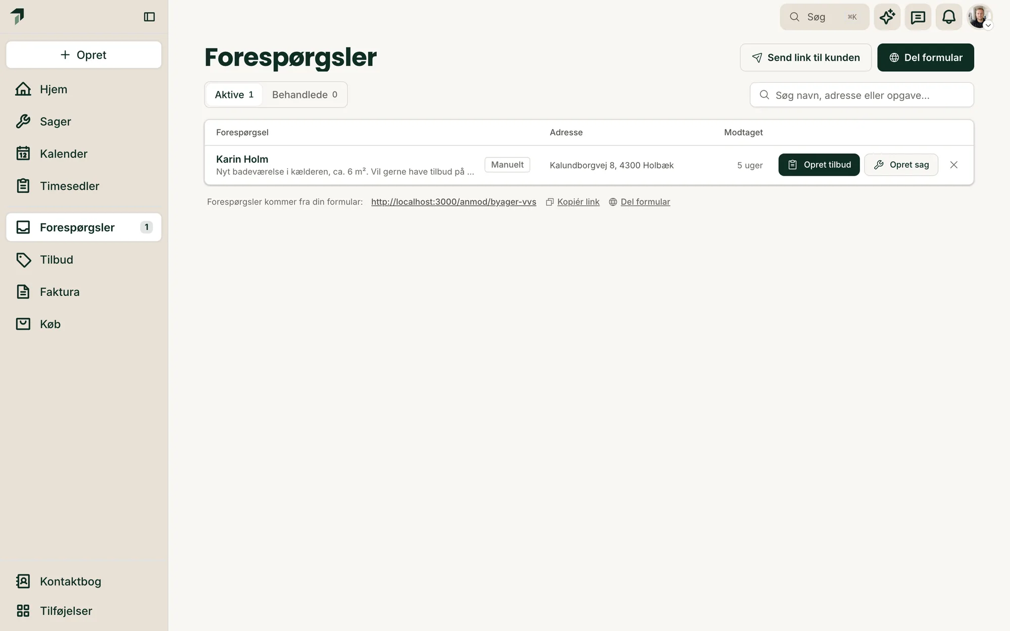 Tidlig på kontoret: en ny henvendelse fra formularen, klar til tilbud eller sag